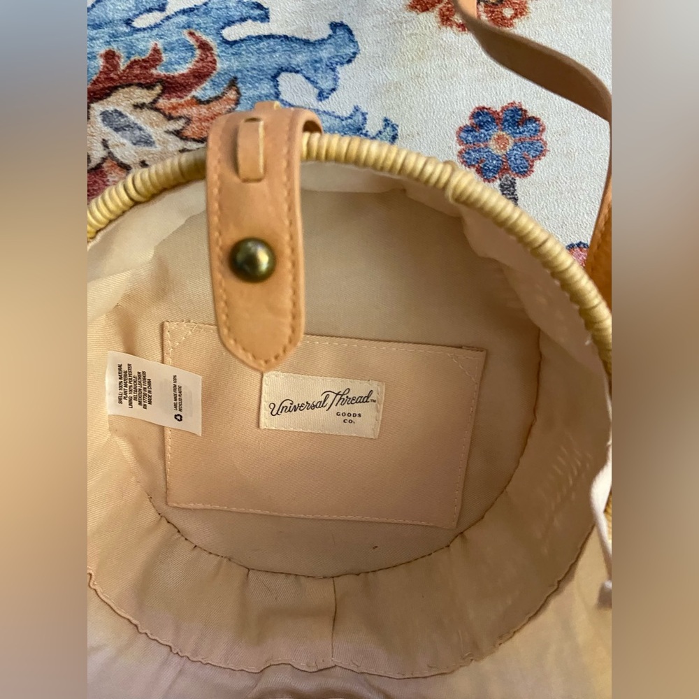 Universal Thread Whicker Circle Crossbody Bag Wit… - image 3